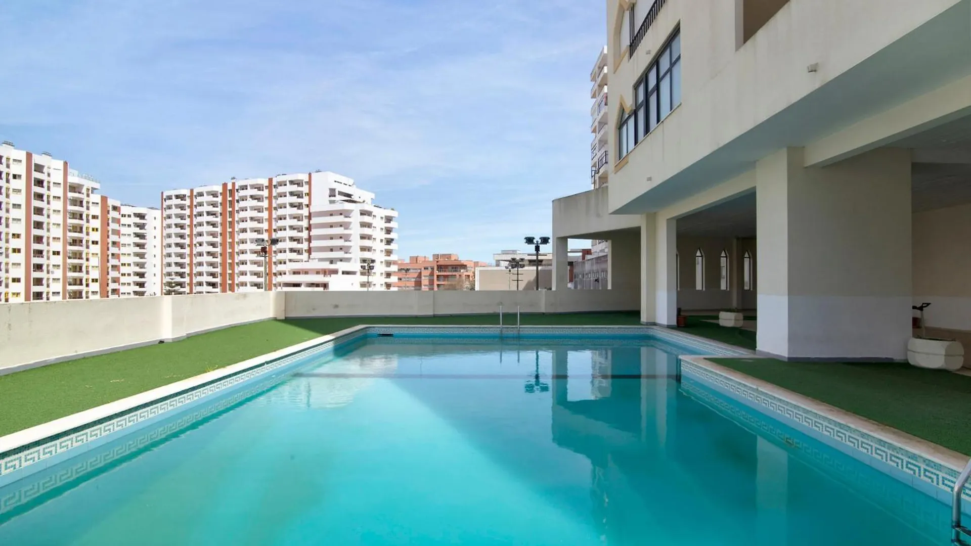 Tranquil Escape - Praia Da Rocha Portimao Apartment